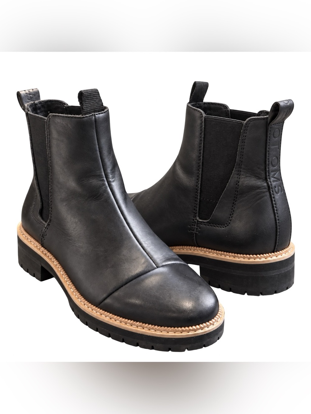 TOMS Dakota Black Leather Water-Resistant Chelsea Boots Size 7 EUC